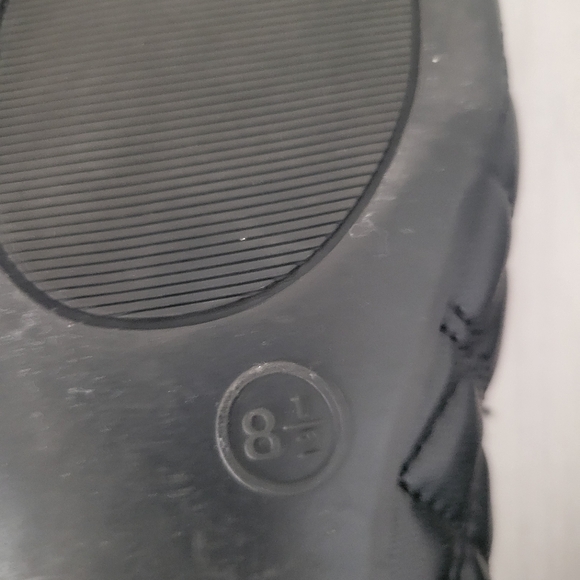 Black Flats. Size 8.5 - Picture 6 of 8